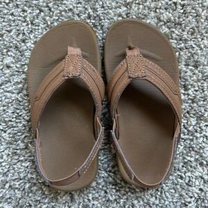 Toddler boys casual dress flip flops brown size 7/8